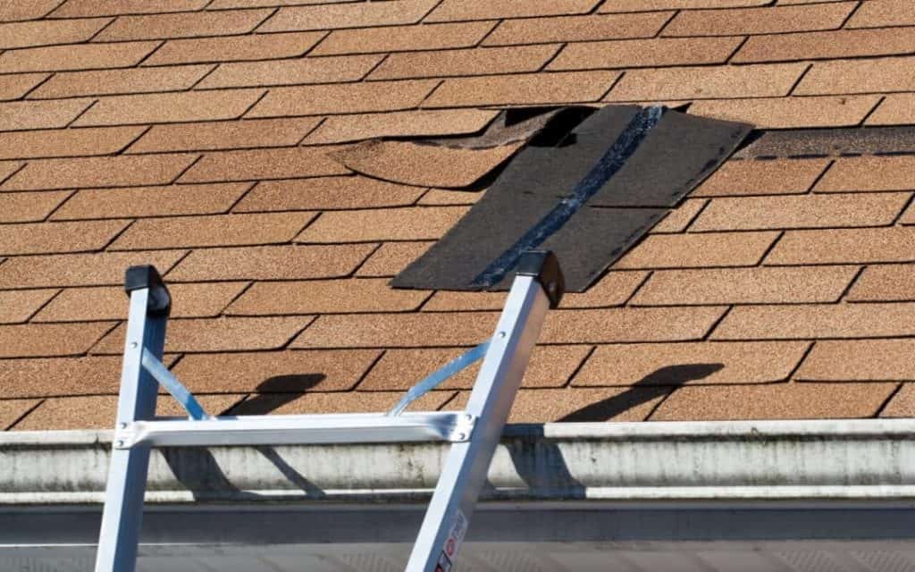 5 Reasons Your Porch Roof Needs Replacing in San Antonio